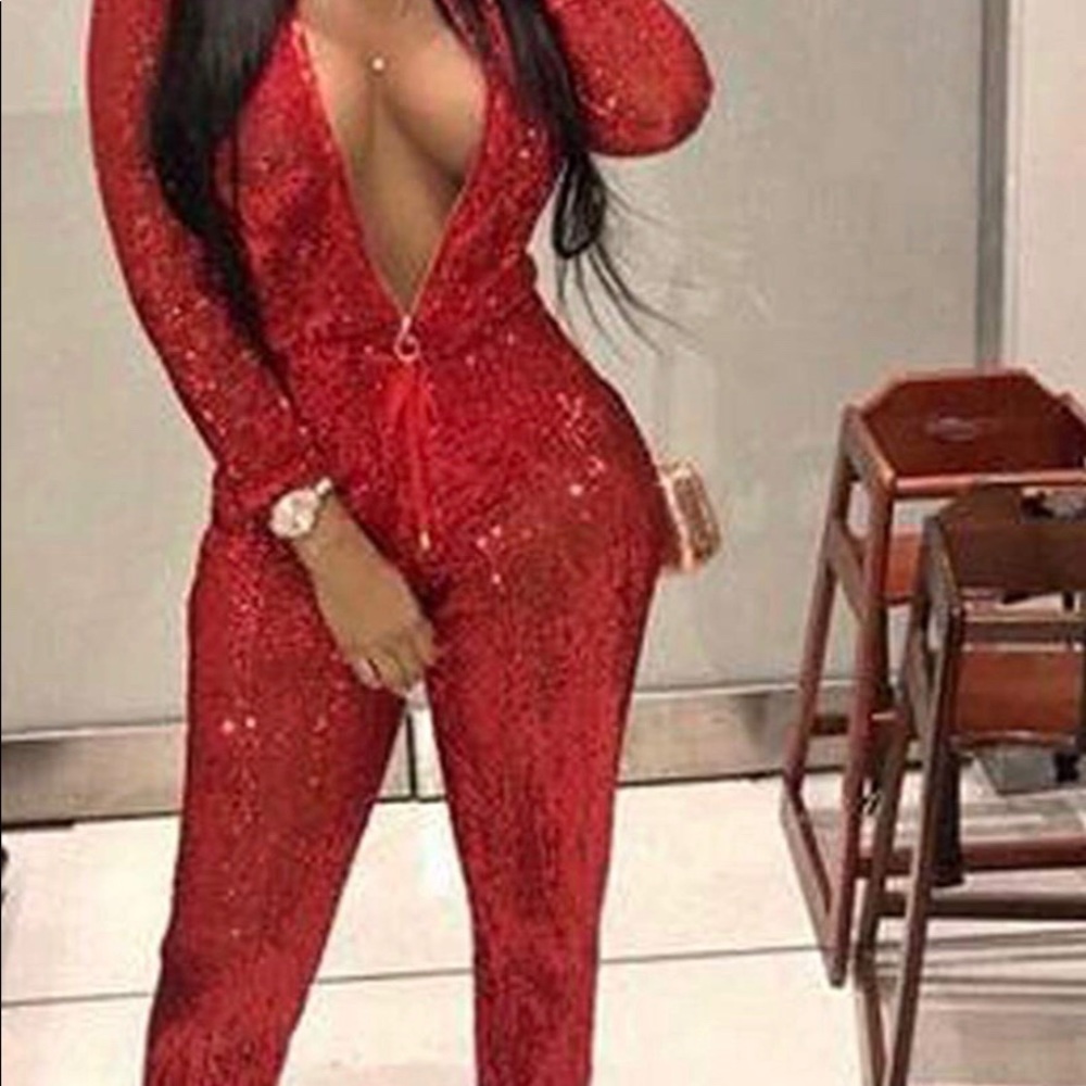 Red Sequin Jumpsuit PERFECT FOR VALENTINE’s DAY❤️ - Picture 7 of 9